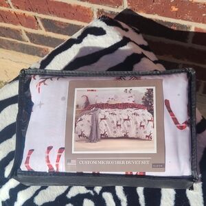 Custom Microfiber Duvet Set with Holiday Design